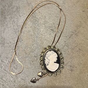 Elegant Cameo Pendant Necklace